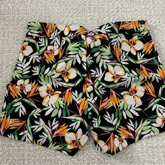 White House Black Market - Size 2, 5” length shorts - Picture 3 of 3